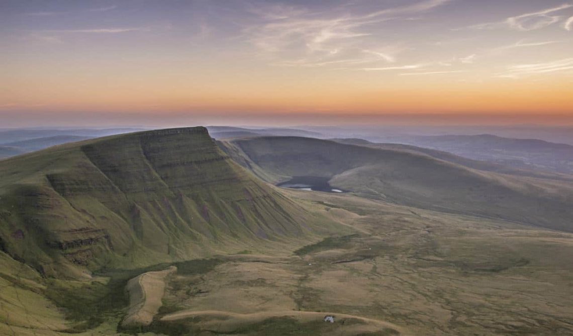 picws-du-and-llyn-y-fan-fach-1-min